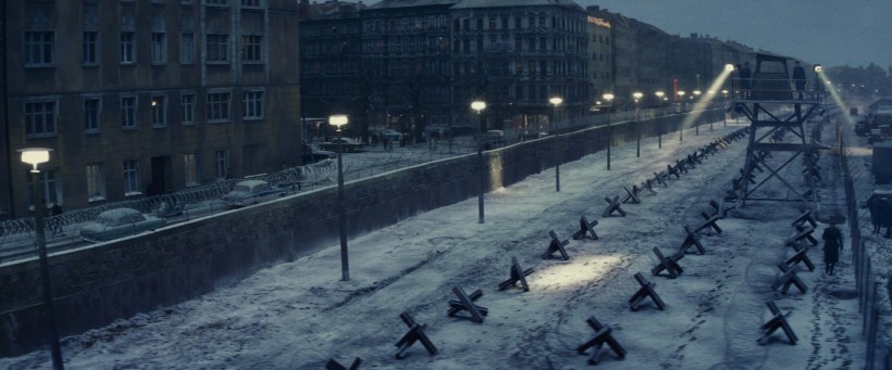 BridgeOfSpies_BerlinWall