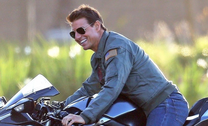 *PREMIUM-EXCLUSIVE* Tom Cruise is spotted for the first time as he reprises his starring role in sequel to 'Top Gun' 32 years after hit film's original release **WEB EMBARGO UNTIL 11AM PST ON 10/10/18